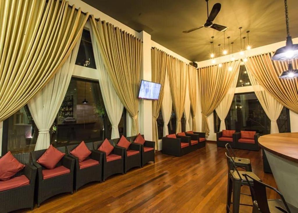 Yeak Loam Hotel Banlung Екстериор снимка