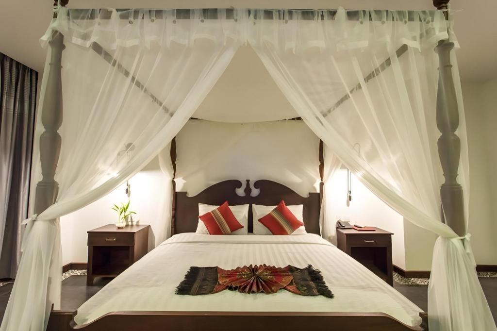 Yeak Loam Hotel Banlung Екстериор снимка