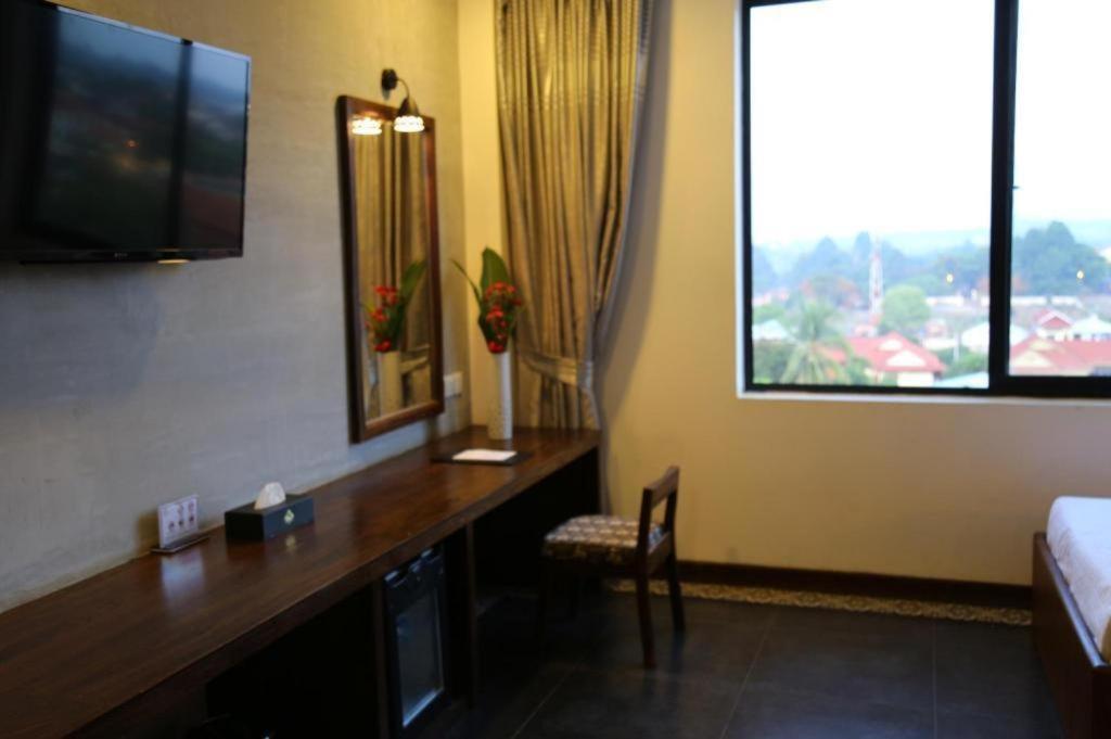 Yeak Loam Hotel Banlung Екстериор снимка