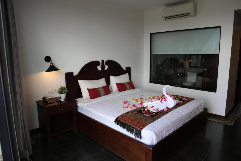 Yeak Loam Hotel Banlung Екстериор снимка