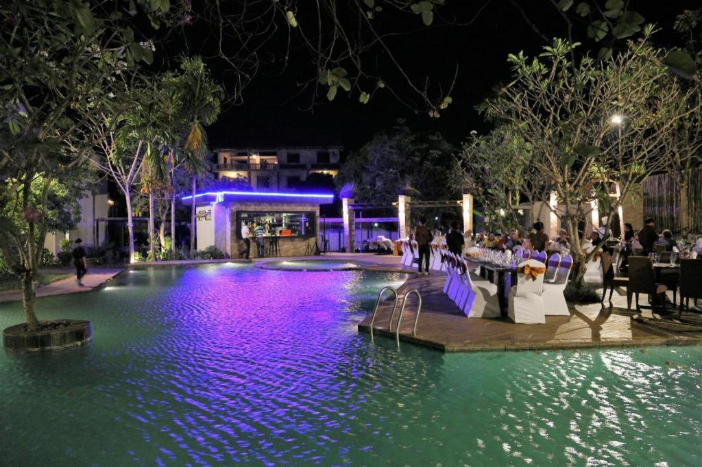 Yeak Loam Hotel Banlung Екстериор снимка