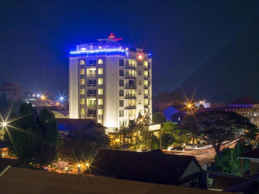 Yeak Loam Hotel Banlung Екстериор снимка